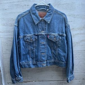 Levi’s cropped denim jacket